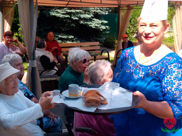 Международный день торта в частном доме престарелых