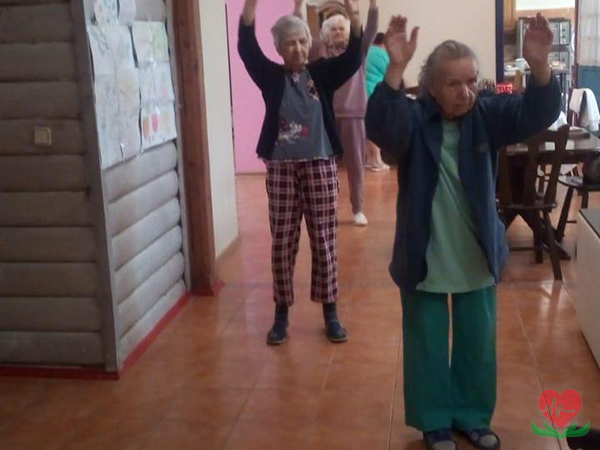 Физические упражнения в пансионате для пожилых людей