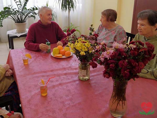 День сока в пансионате для пожилых людей в Москве